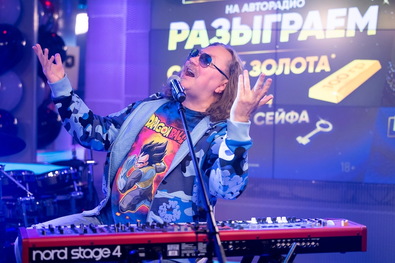 «Поздравляю!» спел Игорь Николаев и принес золото радиослушательнице